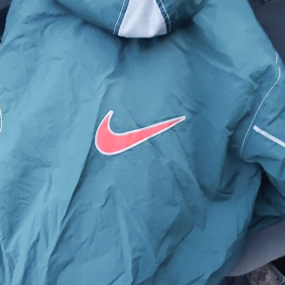 Nike jacket - Picture 2 of 3